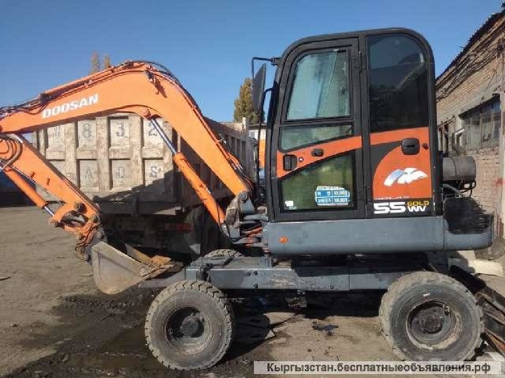 Сломанный ковш экскаватора. Экскаватора hitachi zx400 с гидромолотом delta f45. Sumitomo 330lc катки опорные. Вольво 170 экскаватор колесный. Поменяю на экскаватор.