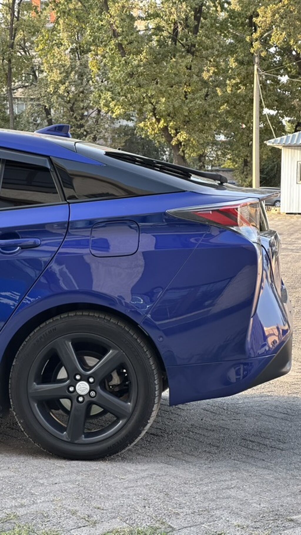 Toyota Prius: 2018 г., Гибрид, Хэтчбэк: фото 2