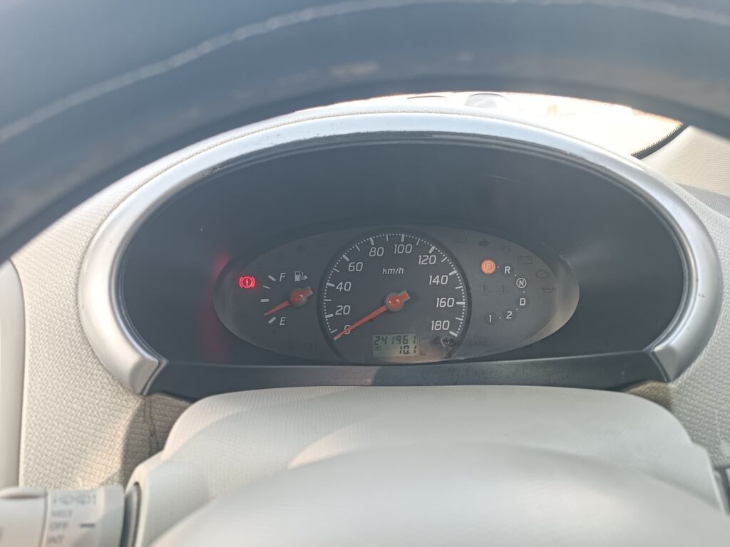 Nissan March: 2003 г., 1.3 л, Автомат, Бензин, Хэтчбэк: фото 5