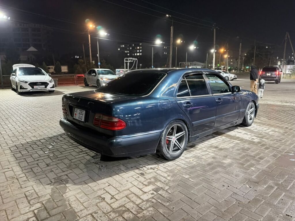 Mercedes-Benz E-Class: 2001 г., 2 л, Автомат, Бензин, Седан: фото 2