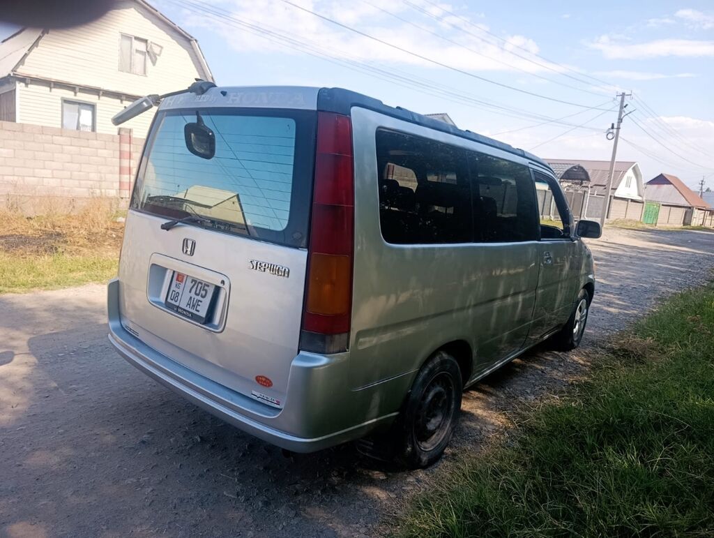 Honda Stepwgn: 1999 г., 2 л, Бензин, Минивэн: фото 3