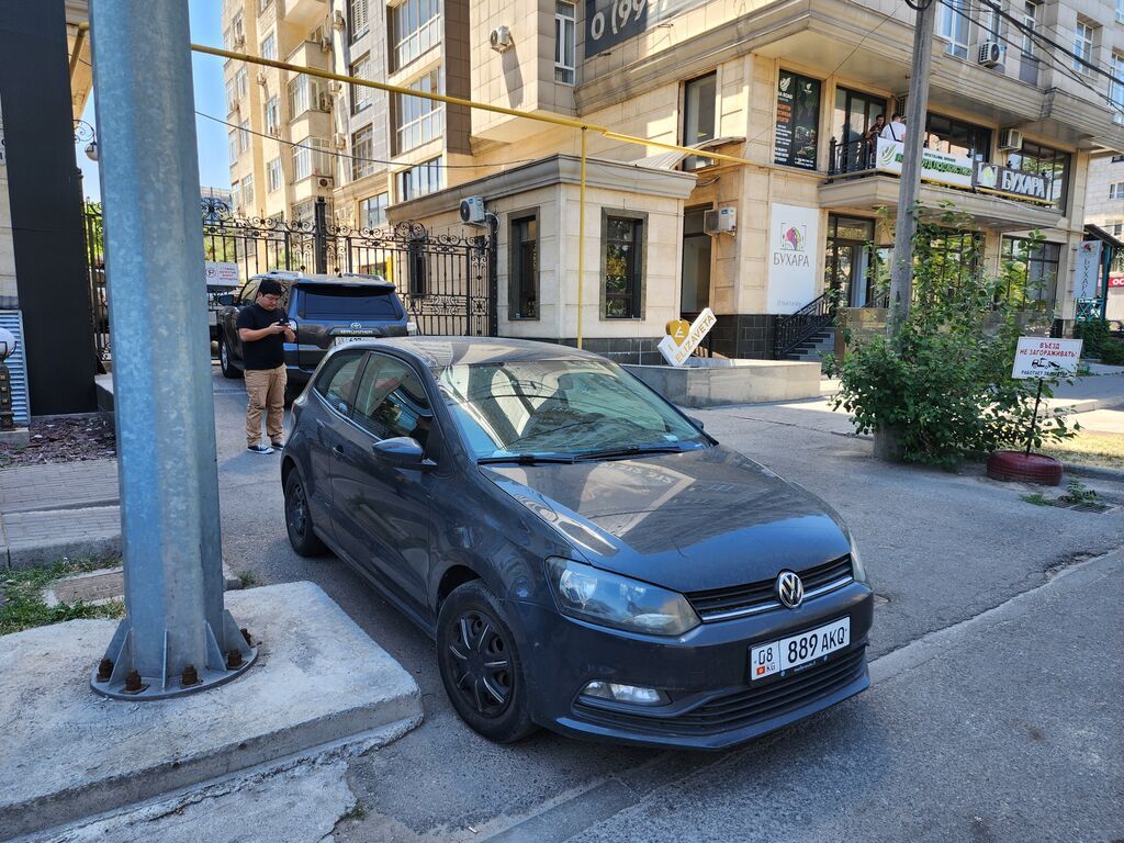 Volkswagen Polo: 2016 г., 1.2 л, Механика, Бензин, Хэтчбэк: фото 2