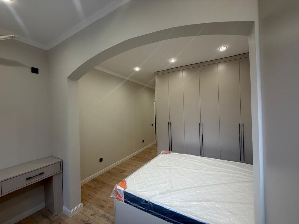2 комнаты, 45 м², Пишпек 106 серия улучшенная, 2 этаж, Свежий ремонт: фото 4