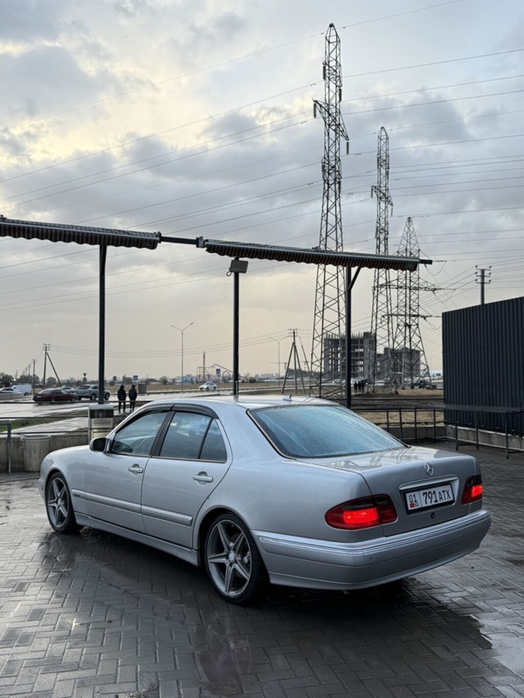 Mercedes-Benz E-Class: 2001 г., 4.3 л, Автомат, Бензин, Седан: фото 2