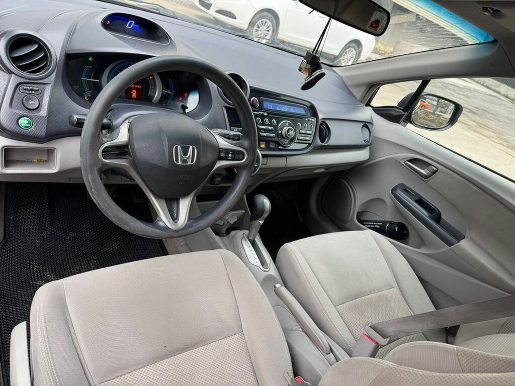 Honda Insight: 2010 г., 1.3 л, Вариатор, Гибрид, Хэтчбэк: фото 5