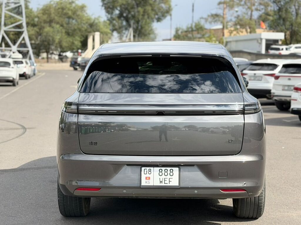 Lixiang L7: 2023 г., 1.5 л, Автомат, Гибрид, Кроссовер: фото 3