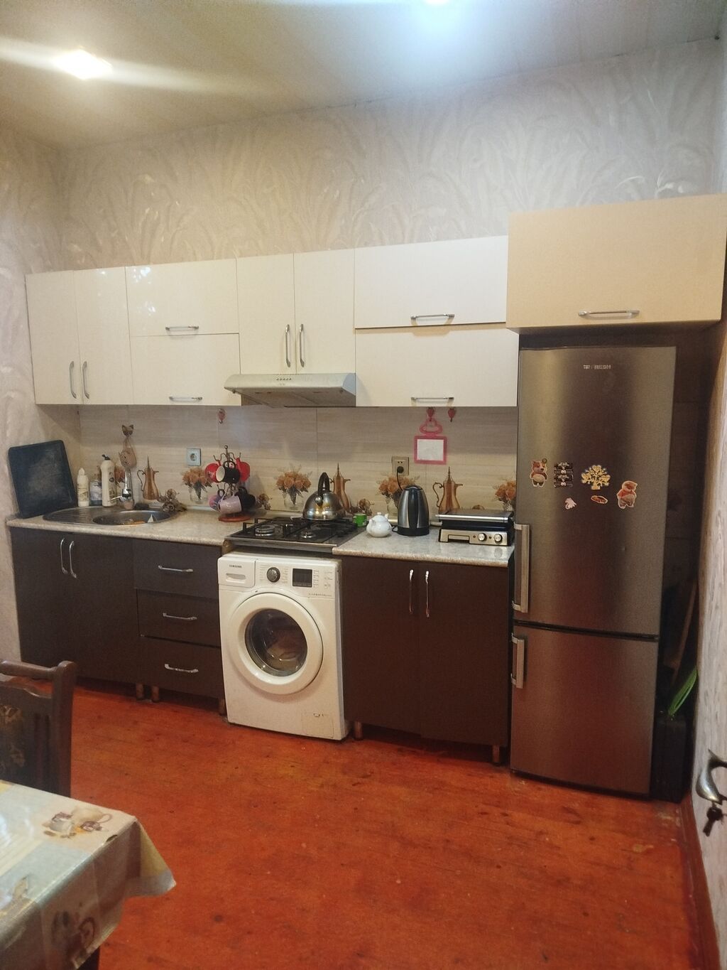 4 otaqlı, 104 kv. m, Kredit yoxdur, Orta təmir