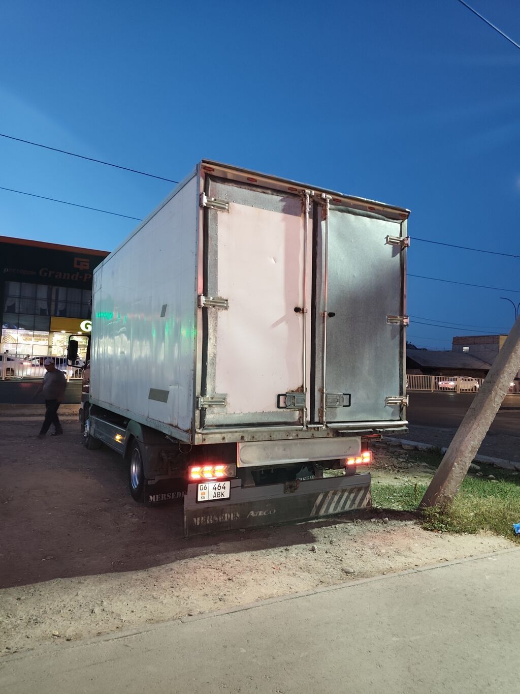 Грузовой автомобиль-рефрижератор Mercedes-Benz Atego. Срочно Атего: фото 4