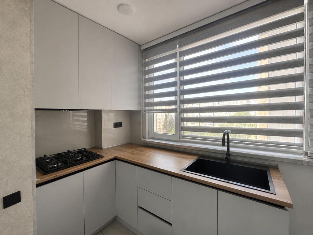 Bakı, Bakıxanov qəs., 4 otaqlı, Köhnə tikili, 83 kv. m