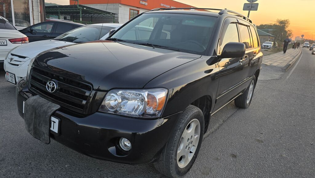 Toyota Highlander: 2004 г., 3.3 л, Автомат, Газ, Кроссовер: фото 3