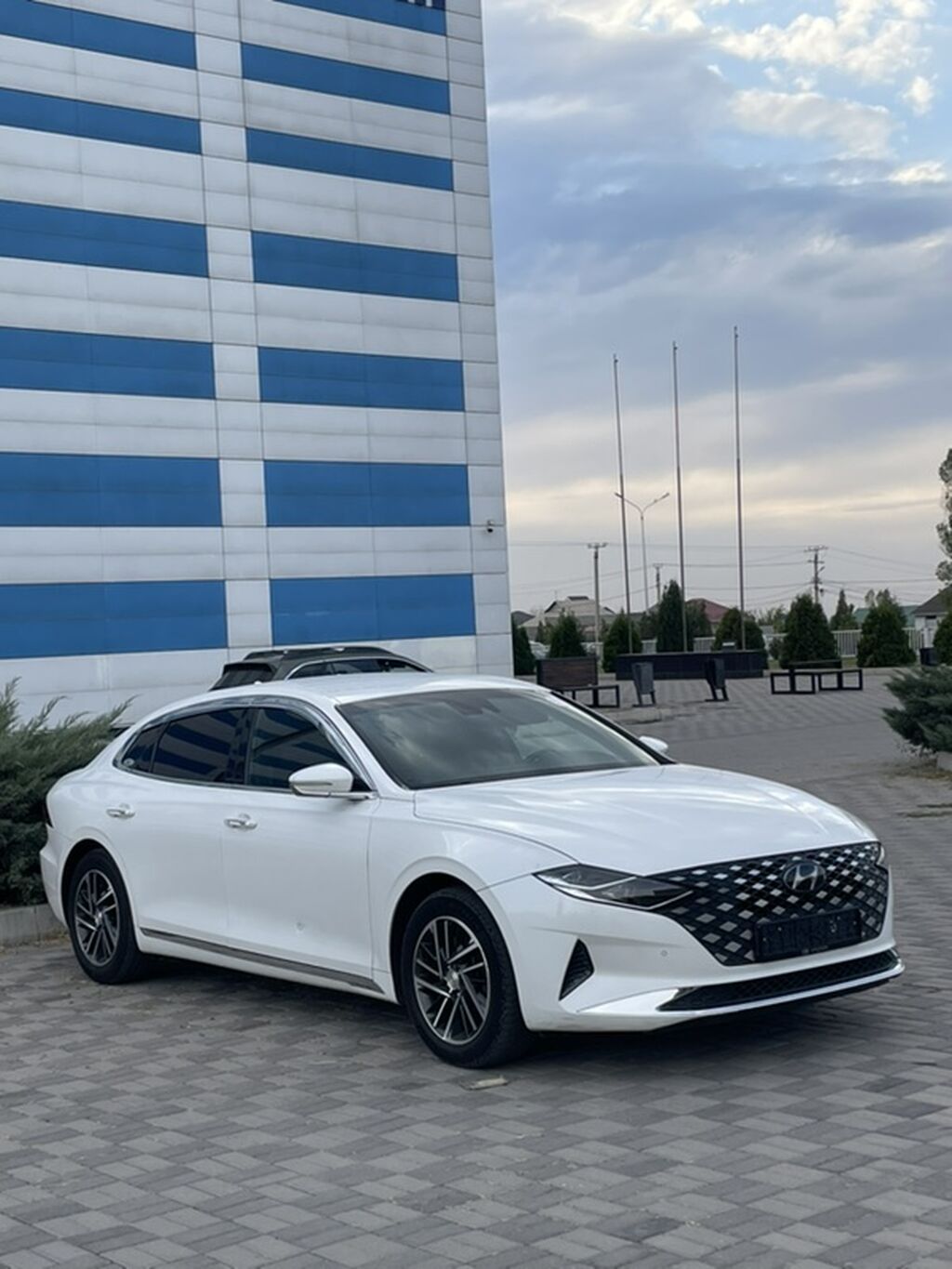 Hyundai Grandeur: 2020 г., 3 л, Автомат, Газ, Седан: фото 3