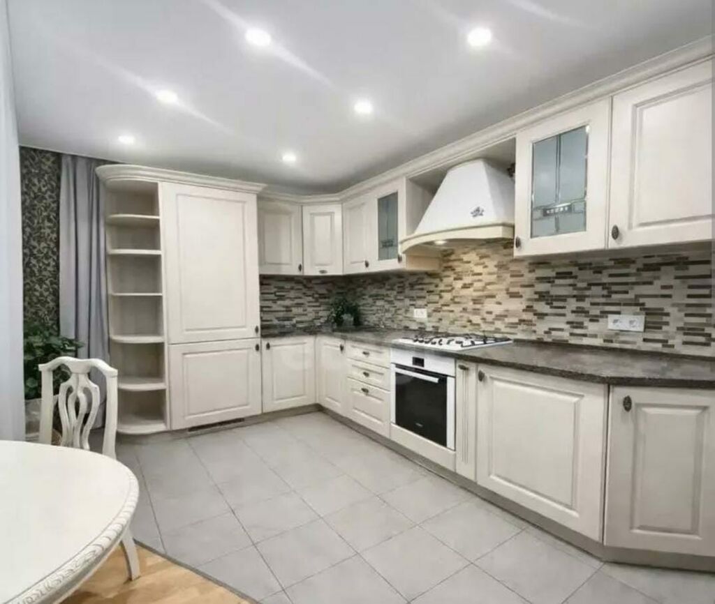 Продаётся 3-комнатная квартира в старом фонде, 5-ci mikrorayon, 111 м², 299 900 AZN, фото 5 / 6