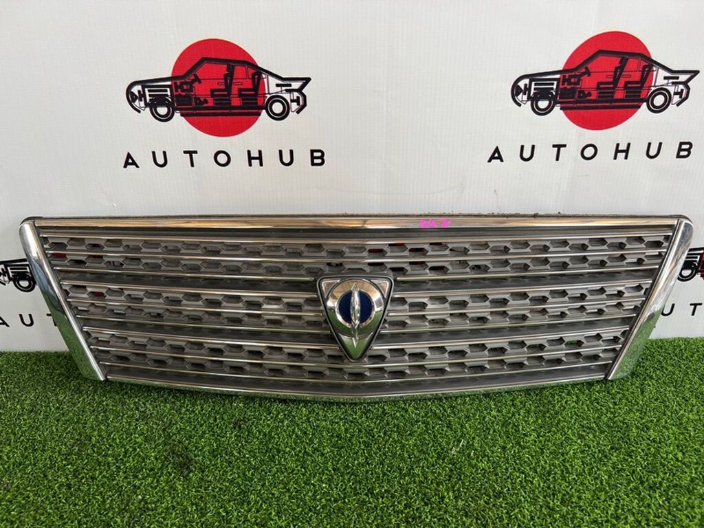 Решетка радиатора Toyota