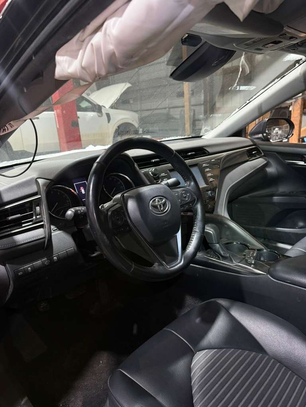 Разбор на запчасти Toyota Camry XV70 SE (Sport Edition) Номер донора: фото 7