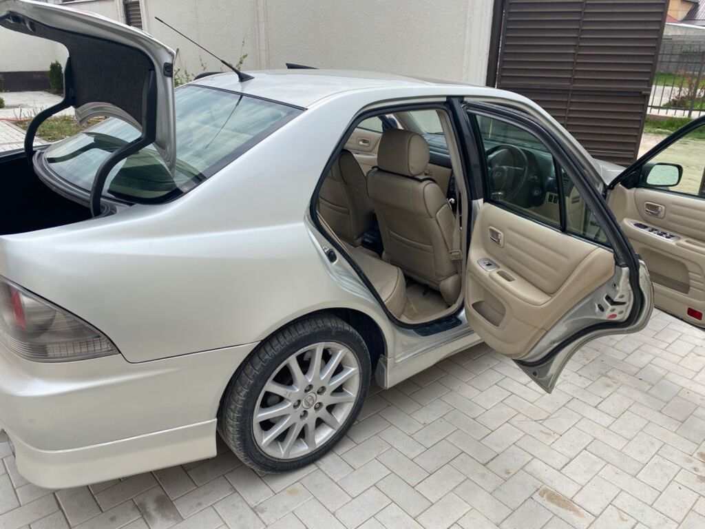 Lexus IS: 2005 г., 2 л, Автомат, Бензин, Седан: фото 7