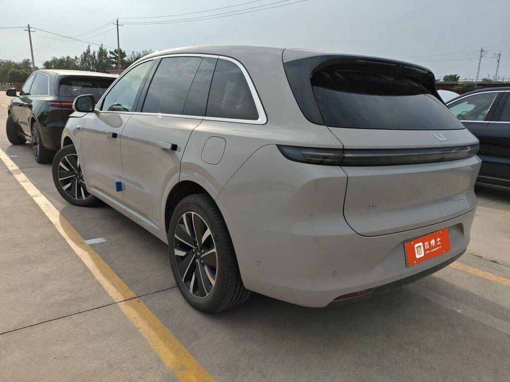 Lixiang L6: 2025 г., 1.5 л, Автомат, Электромобиль, Внедорожник: фото 6