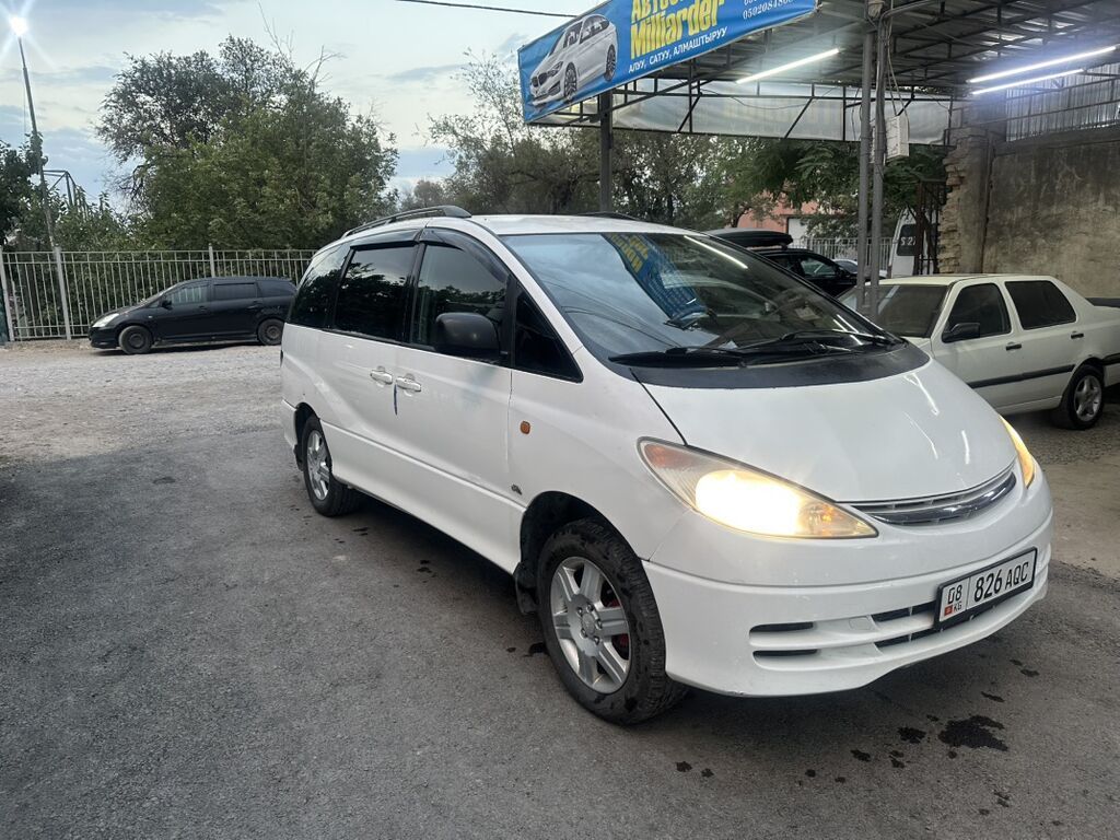 Toyota Estima: 2003 г., 2 л, Механика, Дизель, Минивэн: фото 1