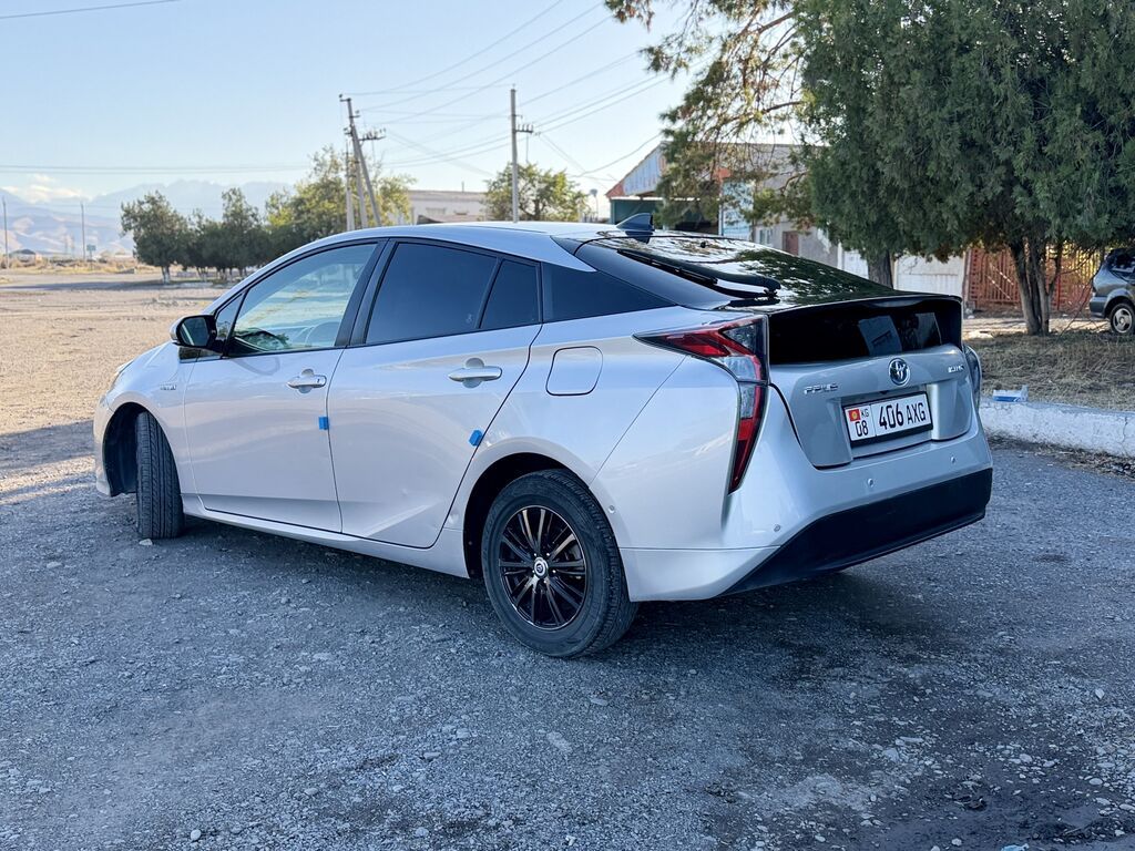 Toyota Prius 2017 г., гибрид, 1.8 л, вариатор: фото 2