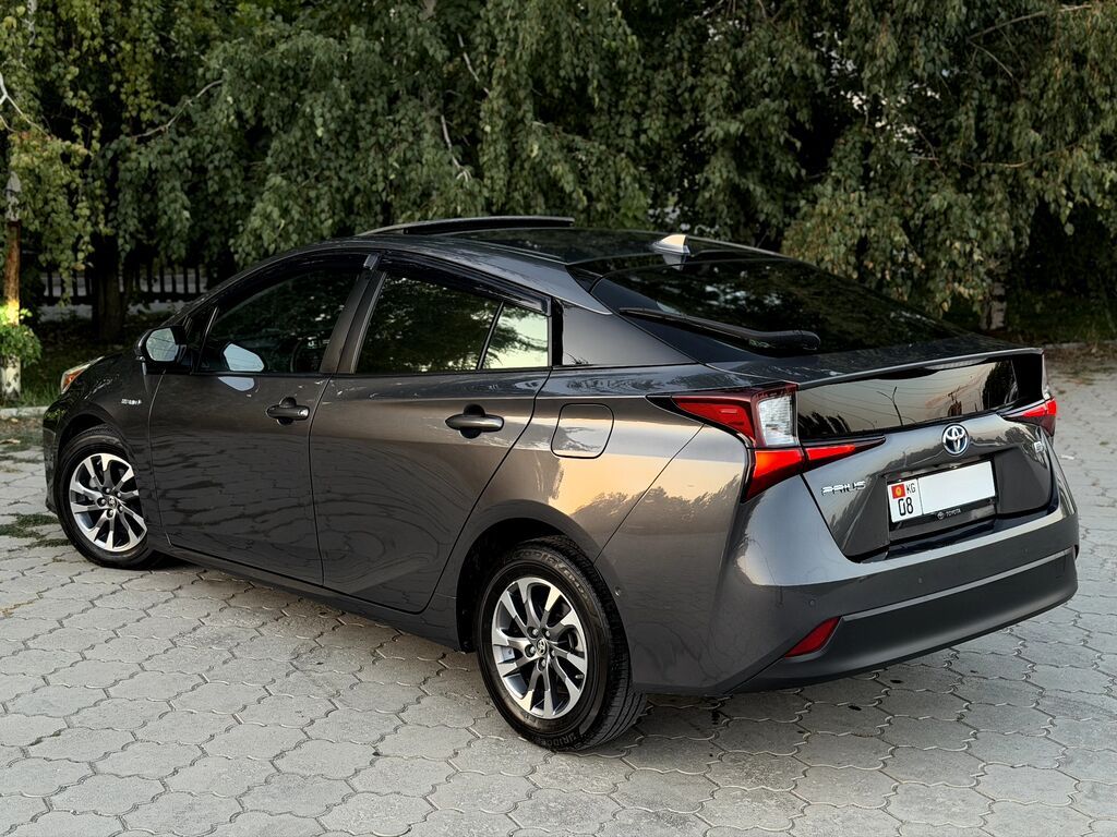 Toyota Prius: 2019 г., 1.8 л, Вариатор, Гибрид, Лифтбек: фото 2
