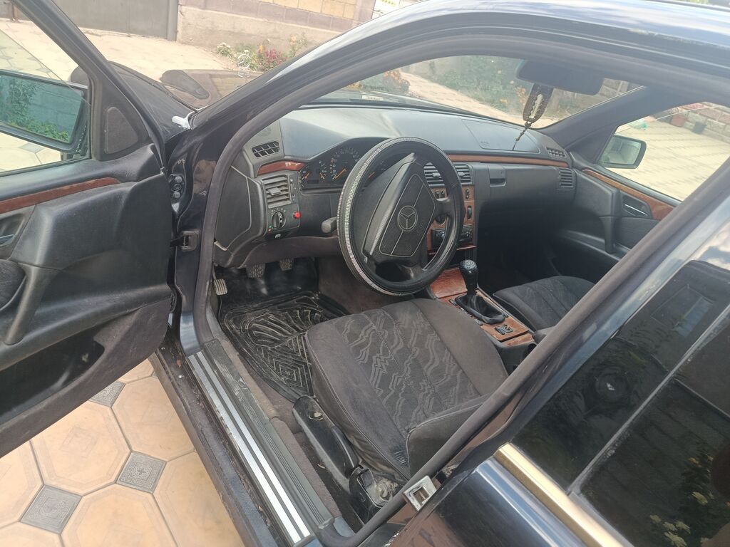 Mercedes-Benz E-Class: 1998 г., 2 л, Механика, Бензин, Седан: фото 6