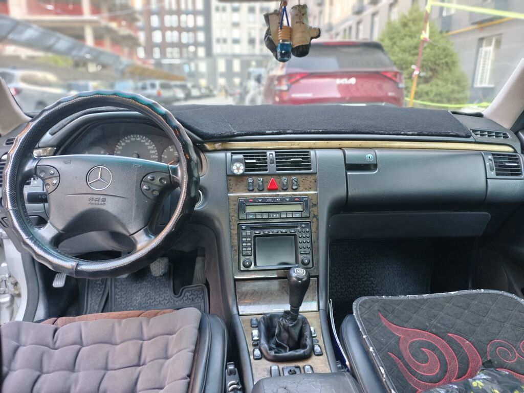 Mercedes-Benz E-Class: 2001 г., 2.7 л, Механика, Дизель, Седан: фото 4