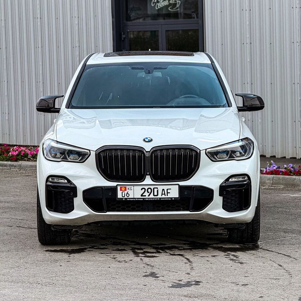 BMW X5: 2021 г., 4.4 л, Автомат, Бензин, Внедорожник: фото 2