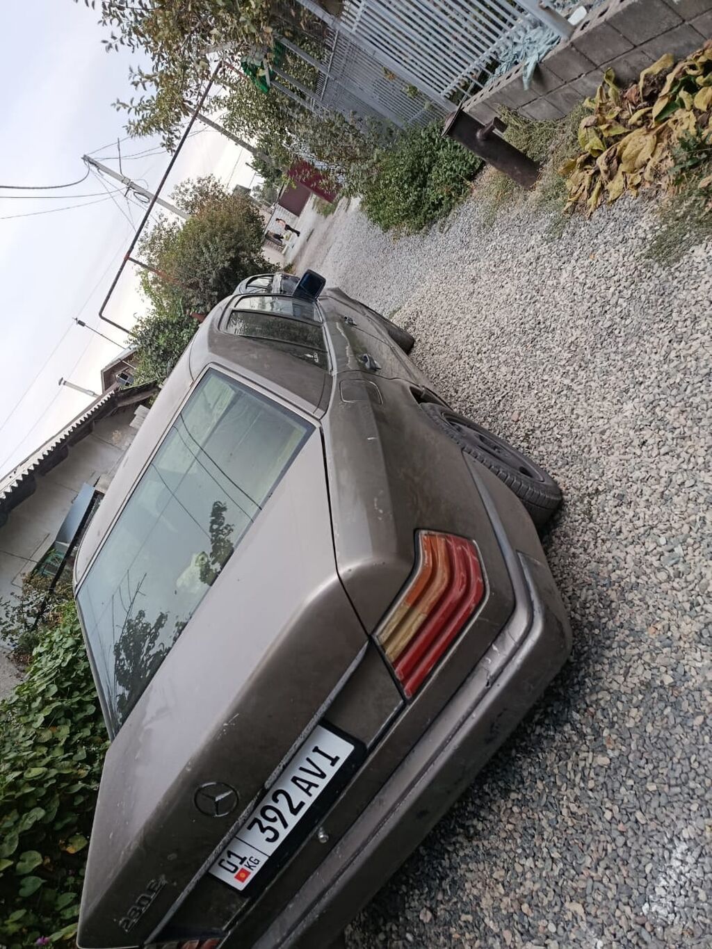Mercedes-Benz W124: 1990 г., 2 л, Механика, Бензин, Седан: фото 7