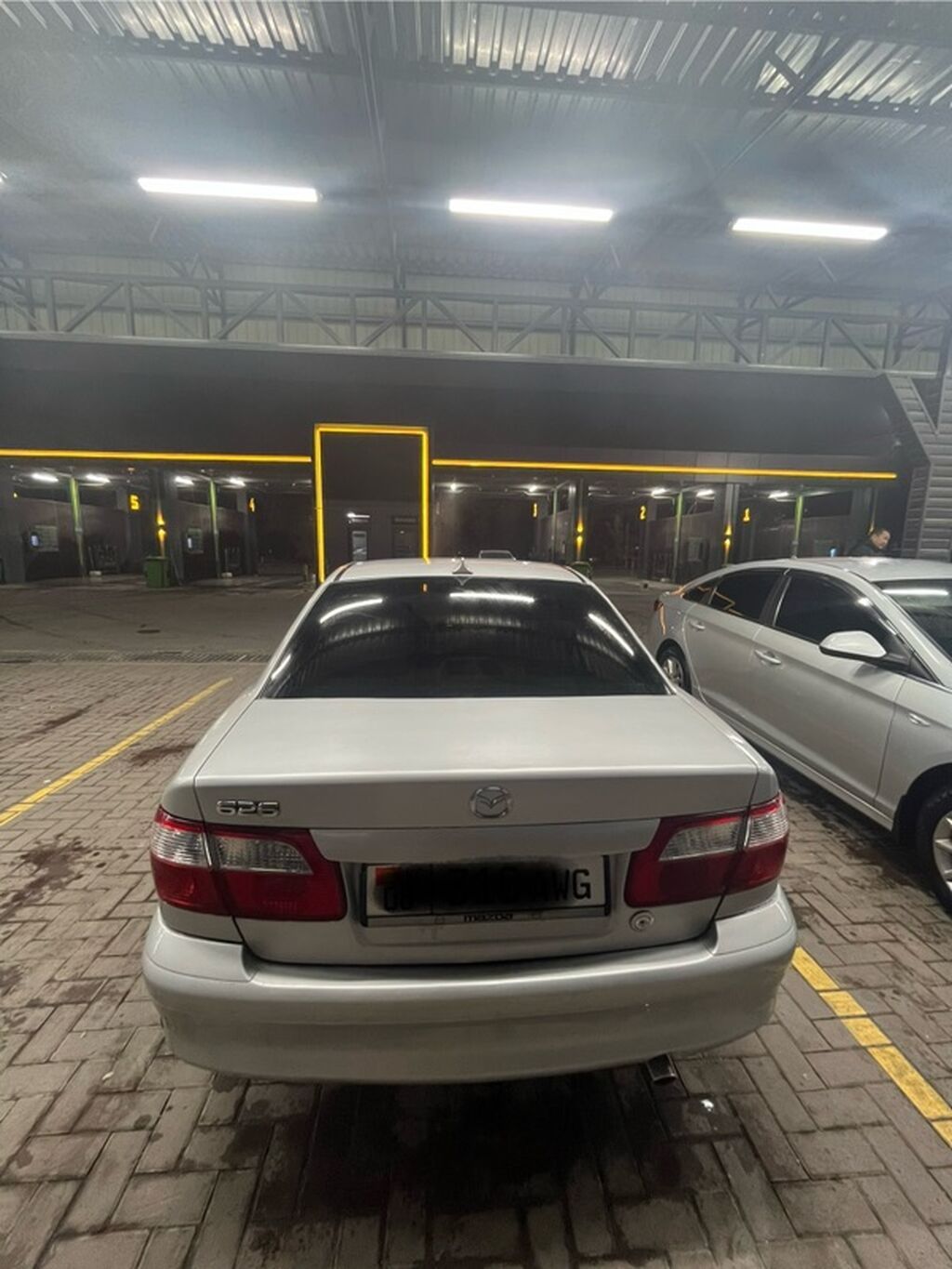 Mazda 626: 2001 г., 2 л, Механика, Бензин, Седан: фото 4
