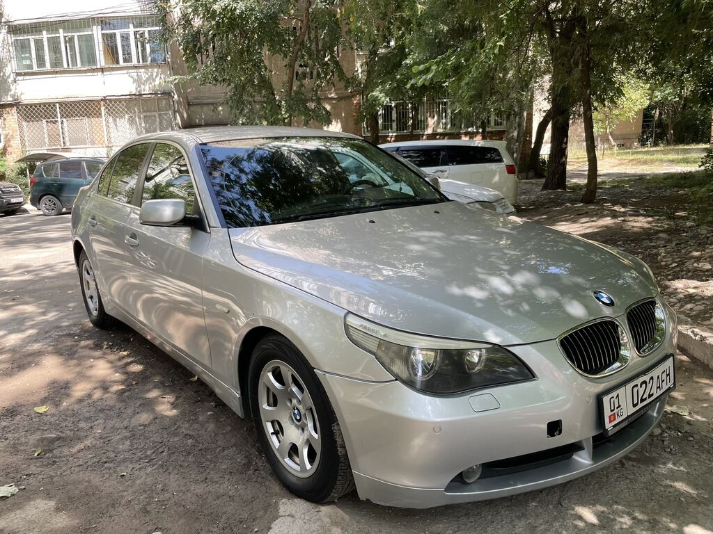 BMW E60 M5 grey