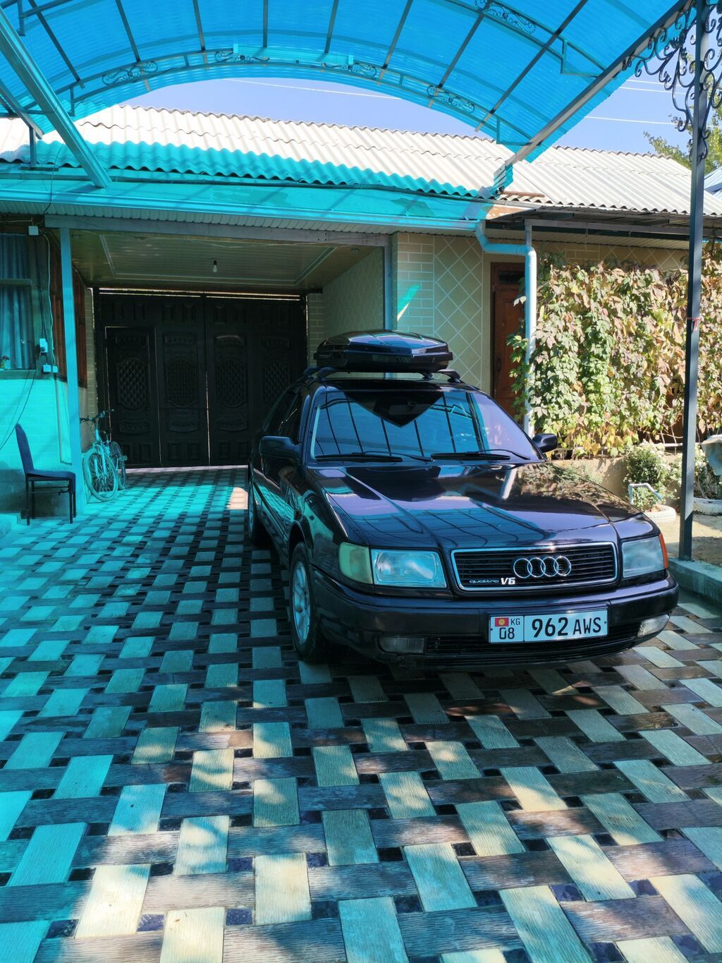 Audi 100: 1993 г., 2.6 л, Механика, Газ, Седан: фото 1