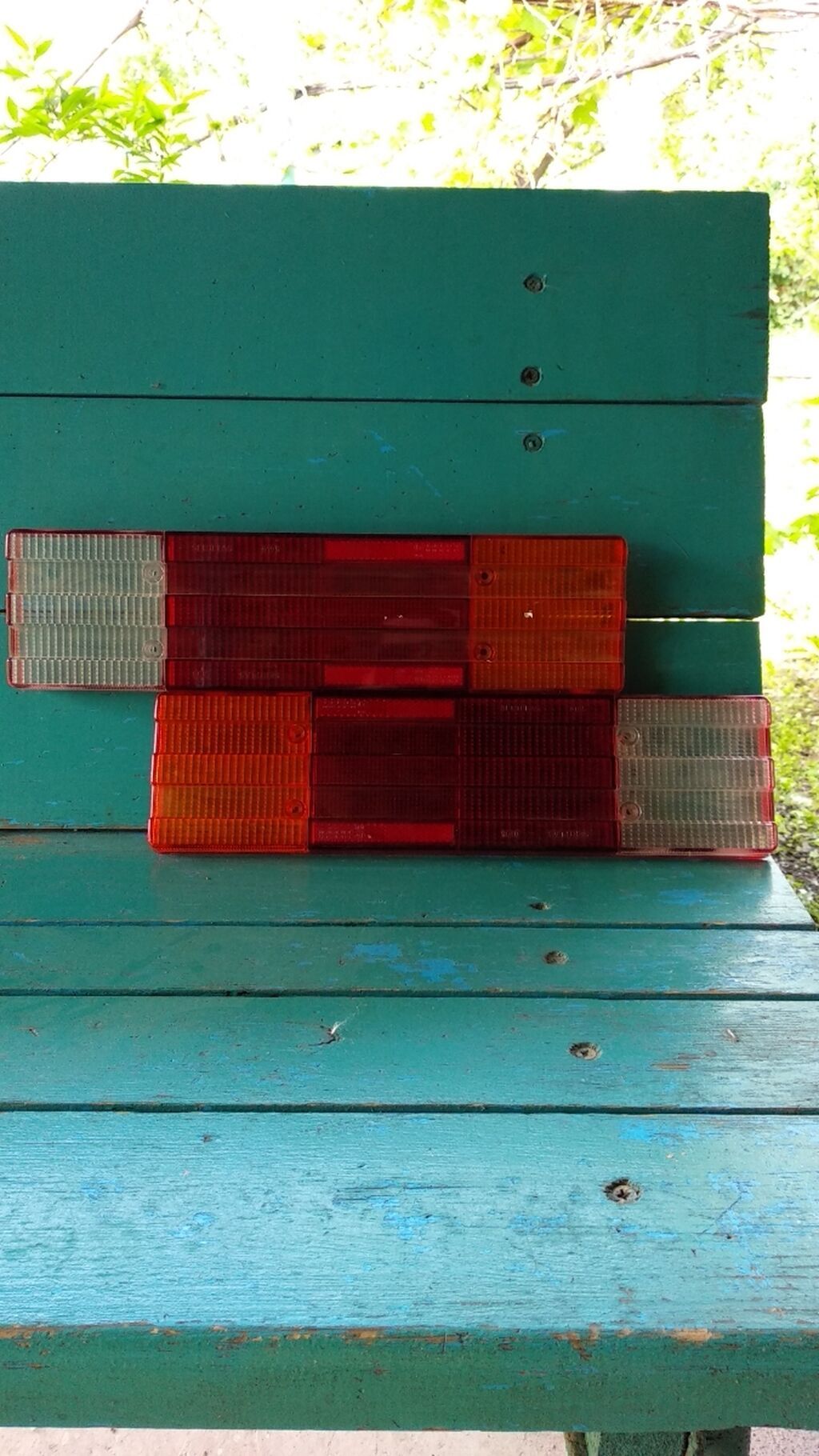 Стёкла задних фонарей на Мерседес Актрос | 800 KGS | Автозапчасти Кант ...