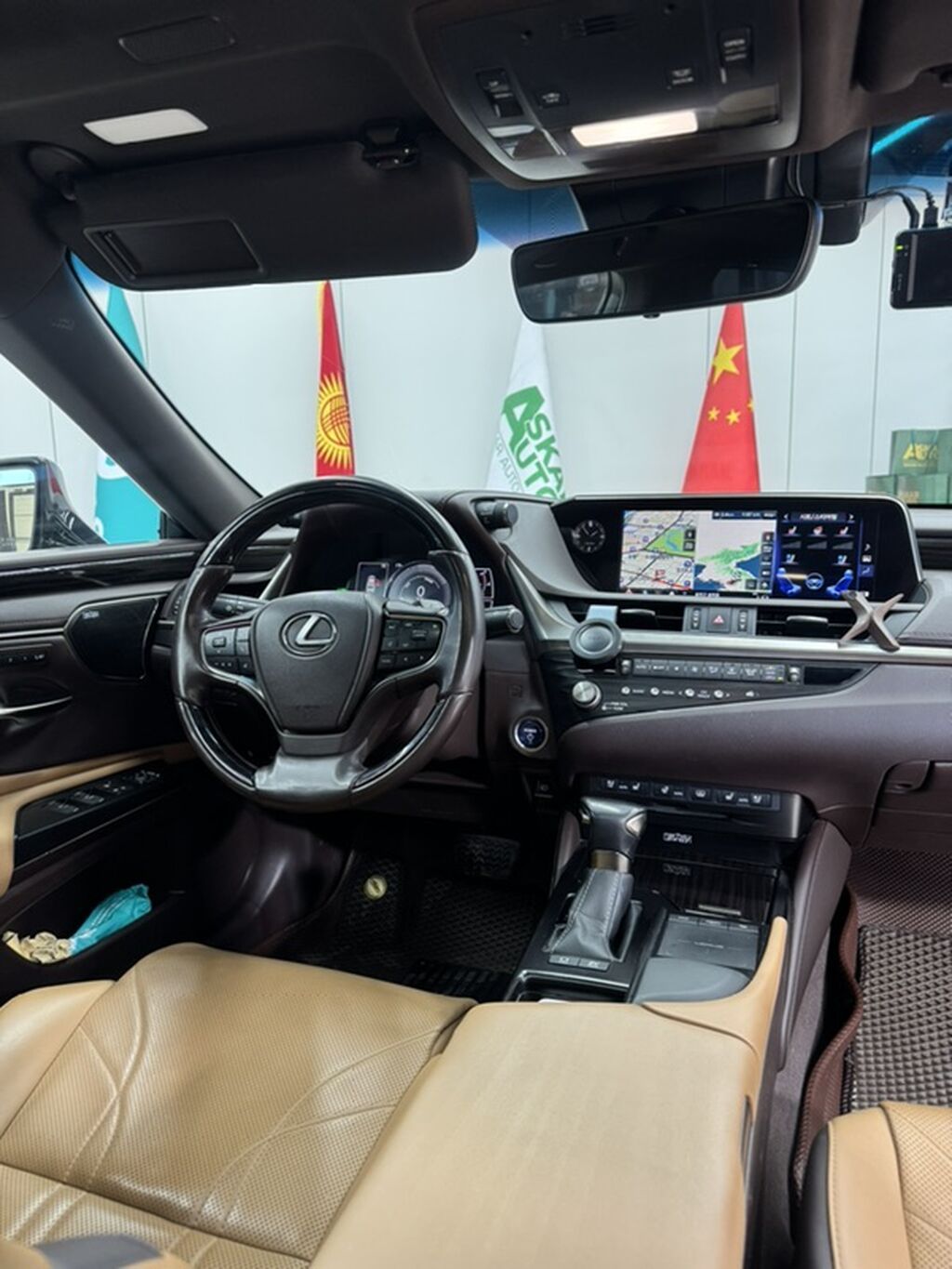Lexus ES: 2021 г., 2.5 л, Автомат, Гибрид, Седан: фото 7