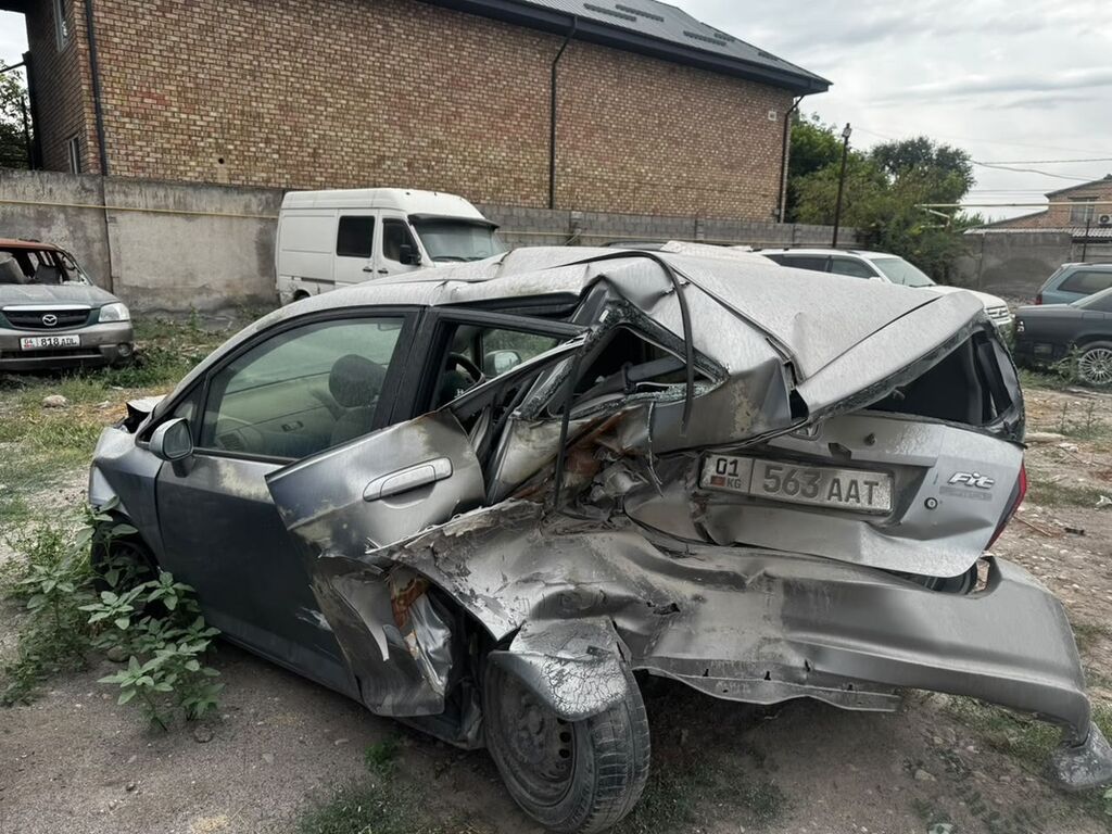 Honda Fit: 2003 г., 1.3 л, Бензин: фото 3