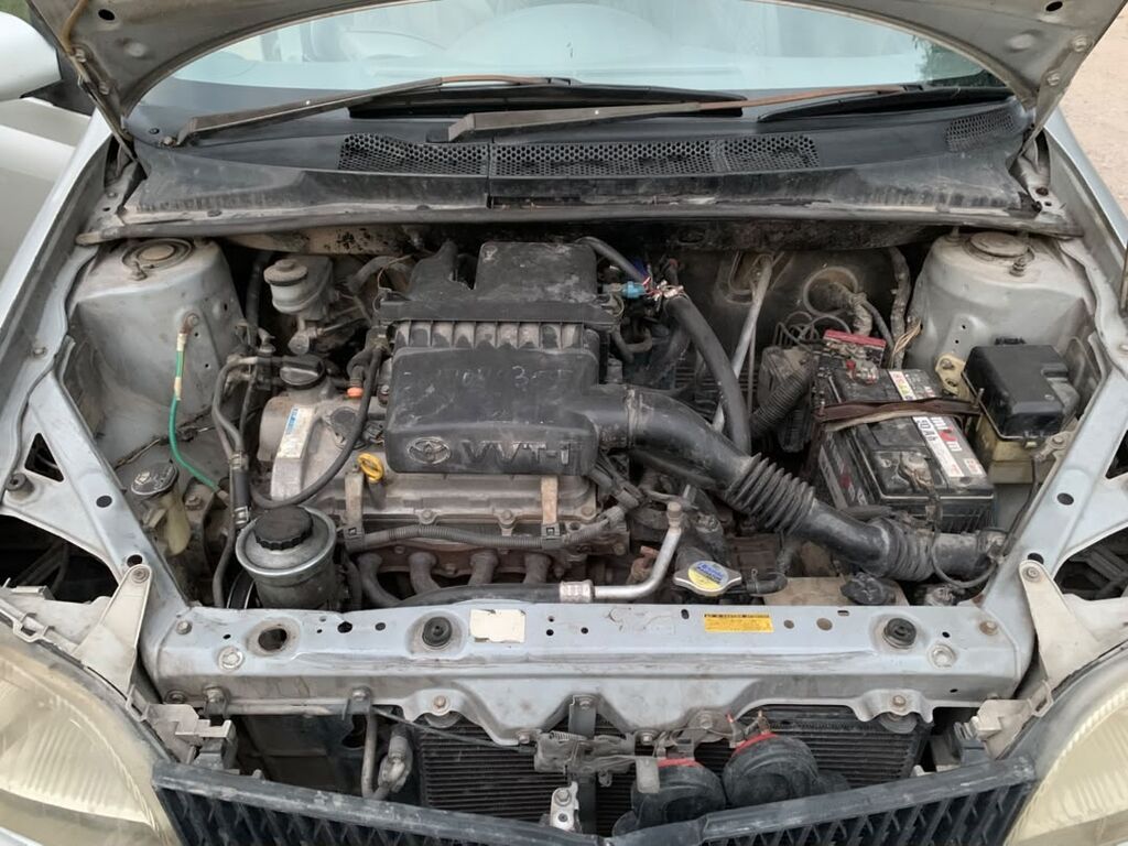Toyota Platz: 1999 г., 1 л, Автомат, Бензин, Седан: фото 8