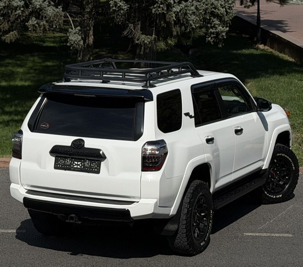 Toyota 4Runner: 2021 г., 4 л, Автомат, Бензин, Внедорожник: фото 5