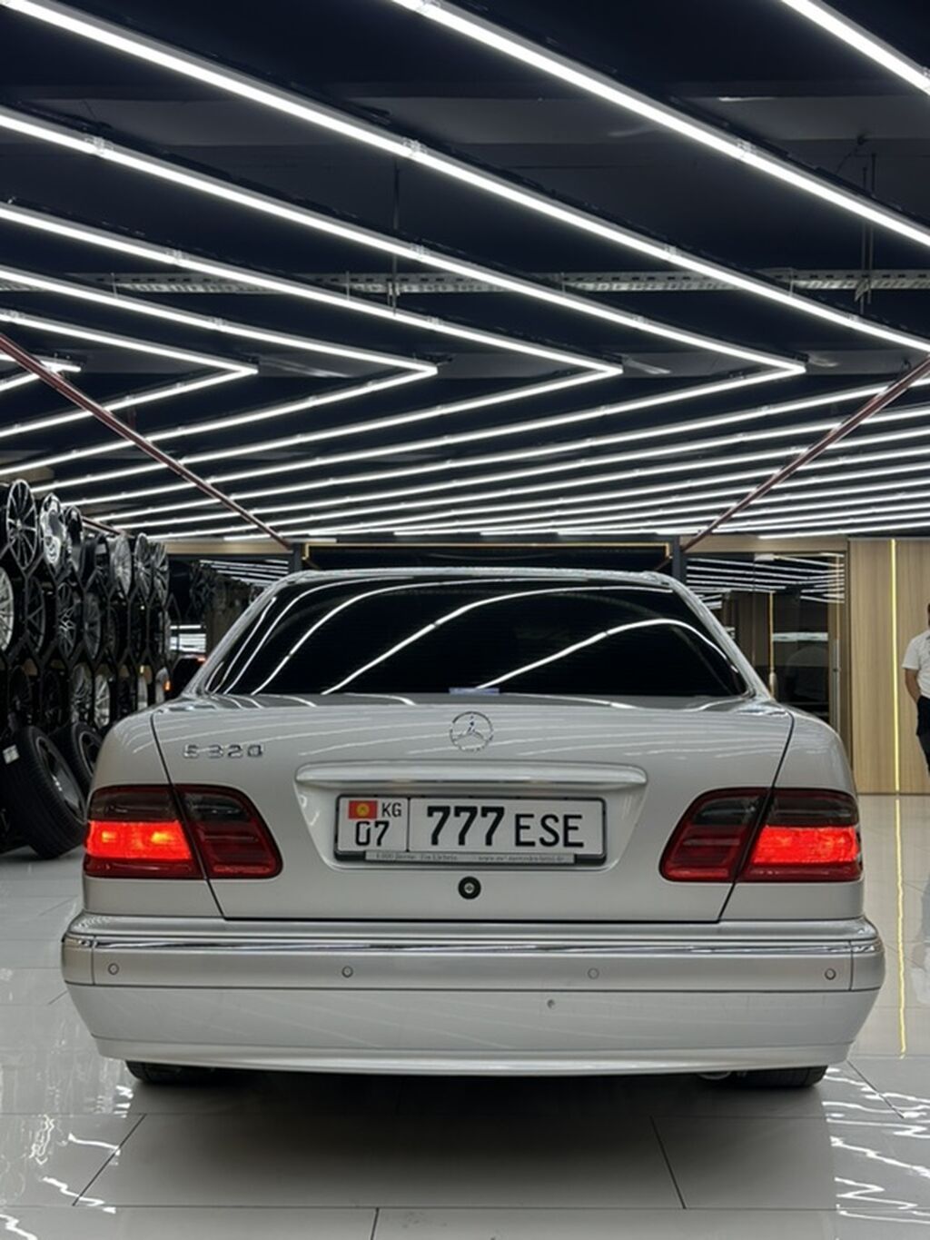Mercedes-Benz E-Class: 2000 г., 3.2 л, Типтроник, Бензин, Седан: фото 4