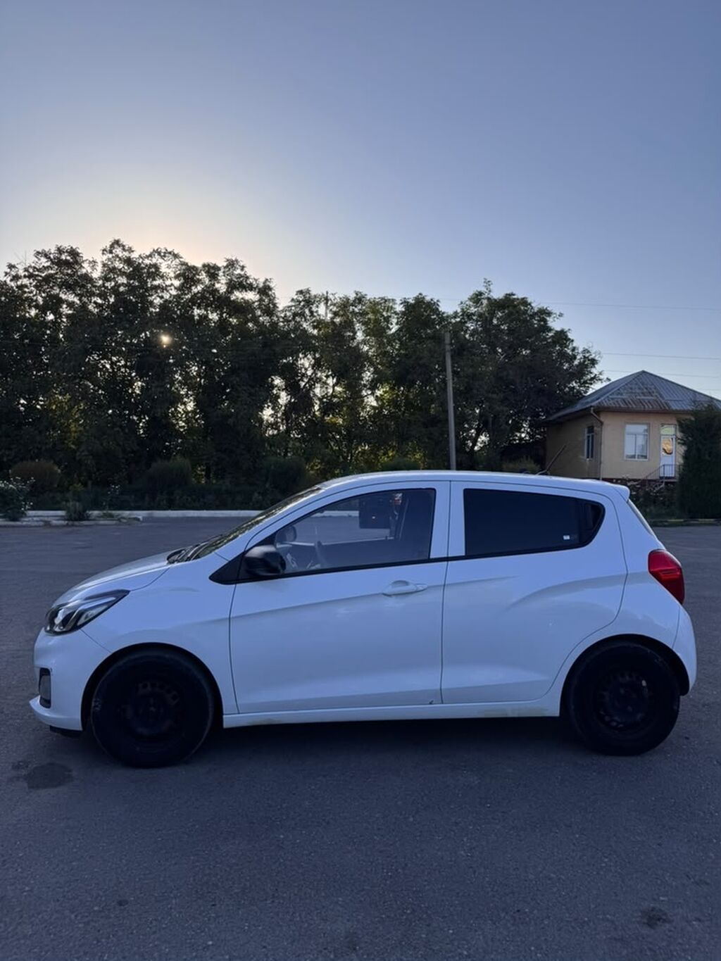 Chevrolet Spark: 2018 г., 1 л, Автомат, Бензин, Хэтчбэк: фото 3