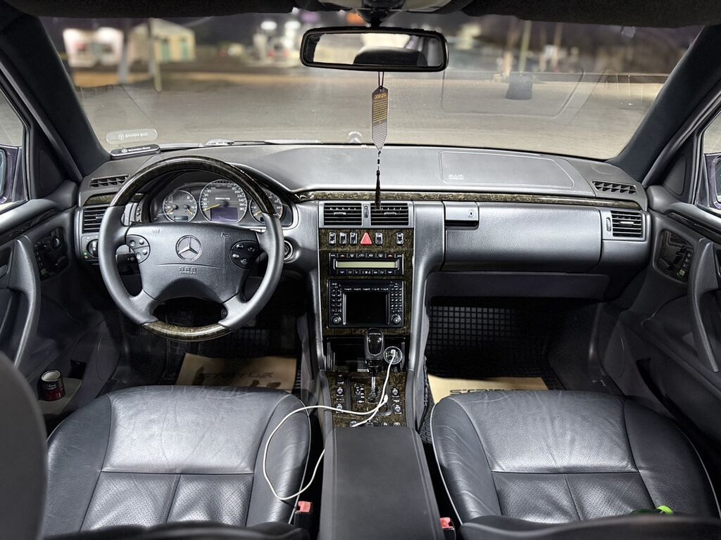 Mercedes-Benz E-Class: 1999 г., 4.3 л, Автомат, Бензин, Седан: фото 2