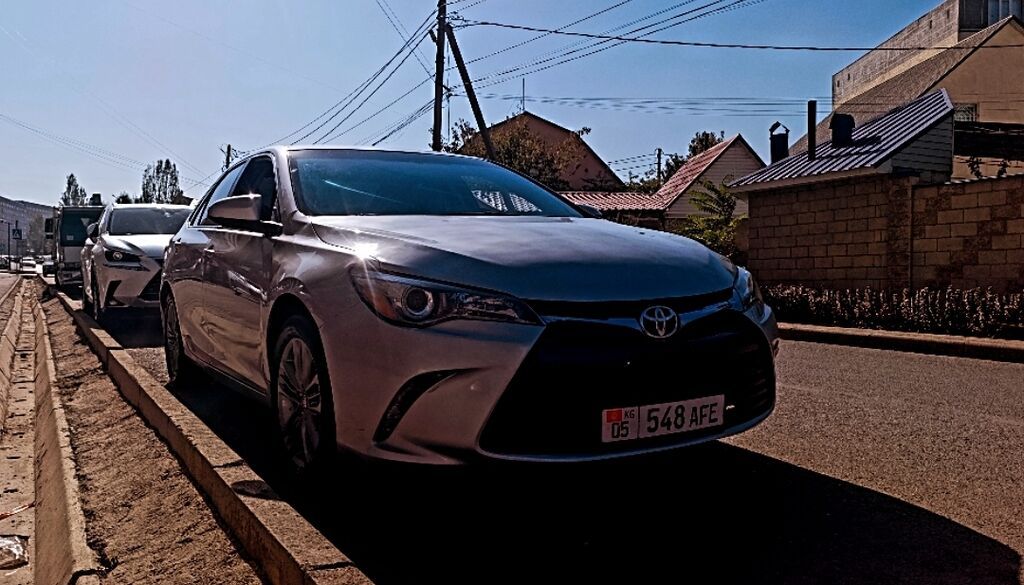 Toyota Camry: 2017 г., 2.5 л, Автомат, Гибрид, Седан: фото 3