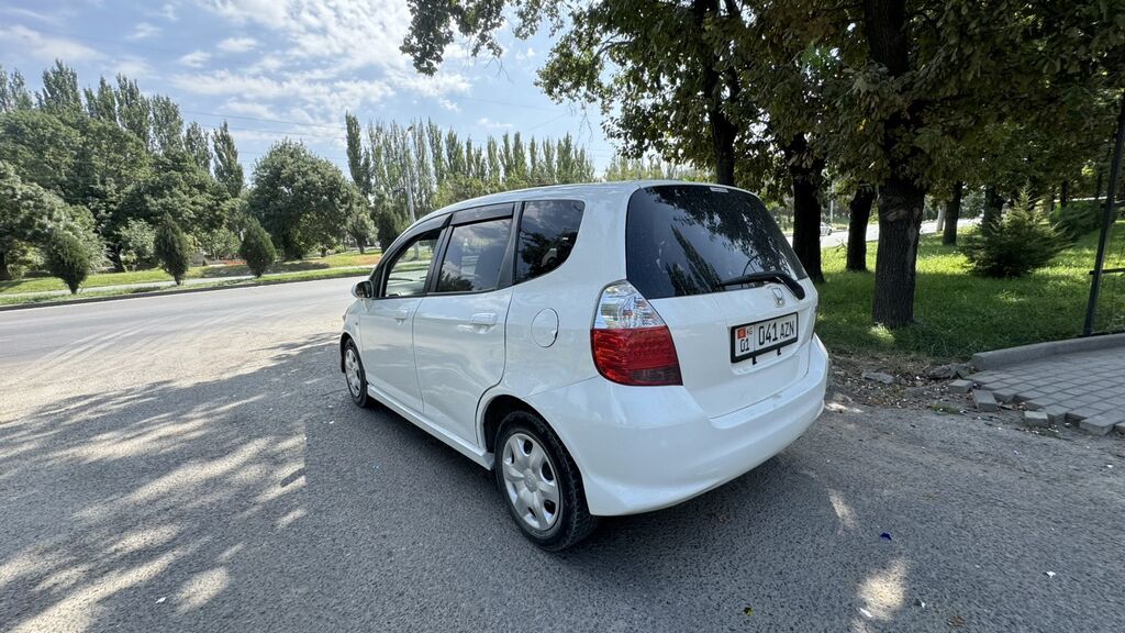 Honda Fit: 2003 г., 1.3 л, Автомат, Бензин, Хэтчбэк: фото 2