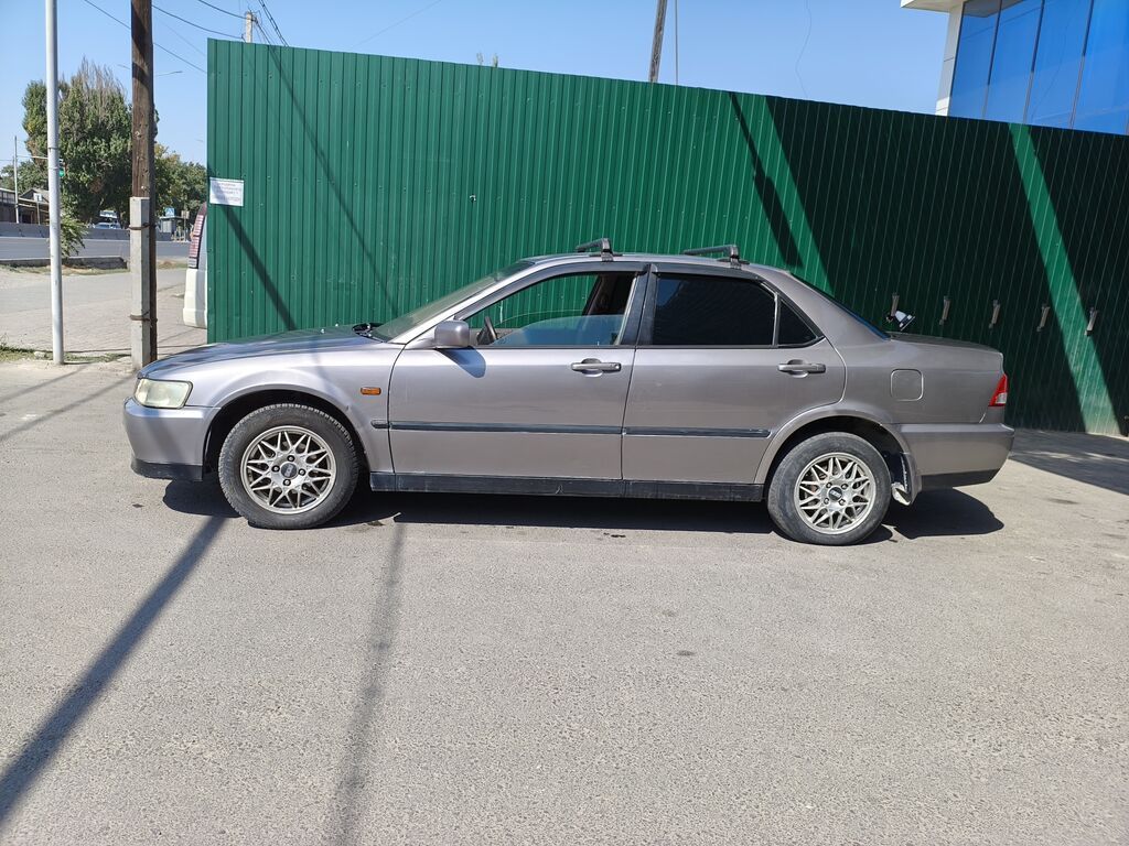 Honda Accord: 2001 г., 2 л, Автомат, Бензин, Седан: фото 4