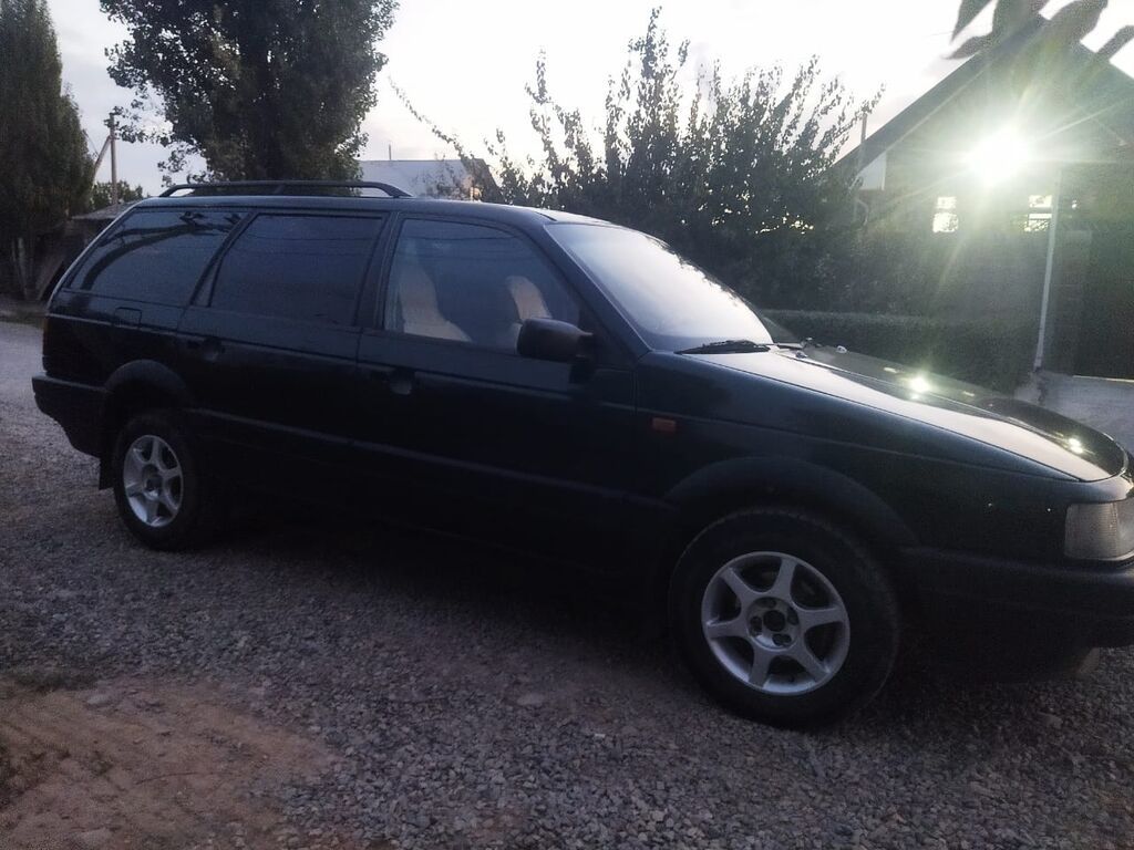 Volkswagen Passat Variant: 1992 г., 1.8 л, Механика, Бензин, Универсал: фото 3