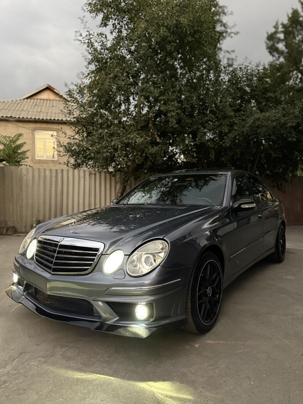 Mercedes-Benz E-Class: 2003 г., 5 л, Автомат, Бензин, Седан: фото 3