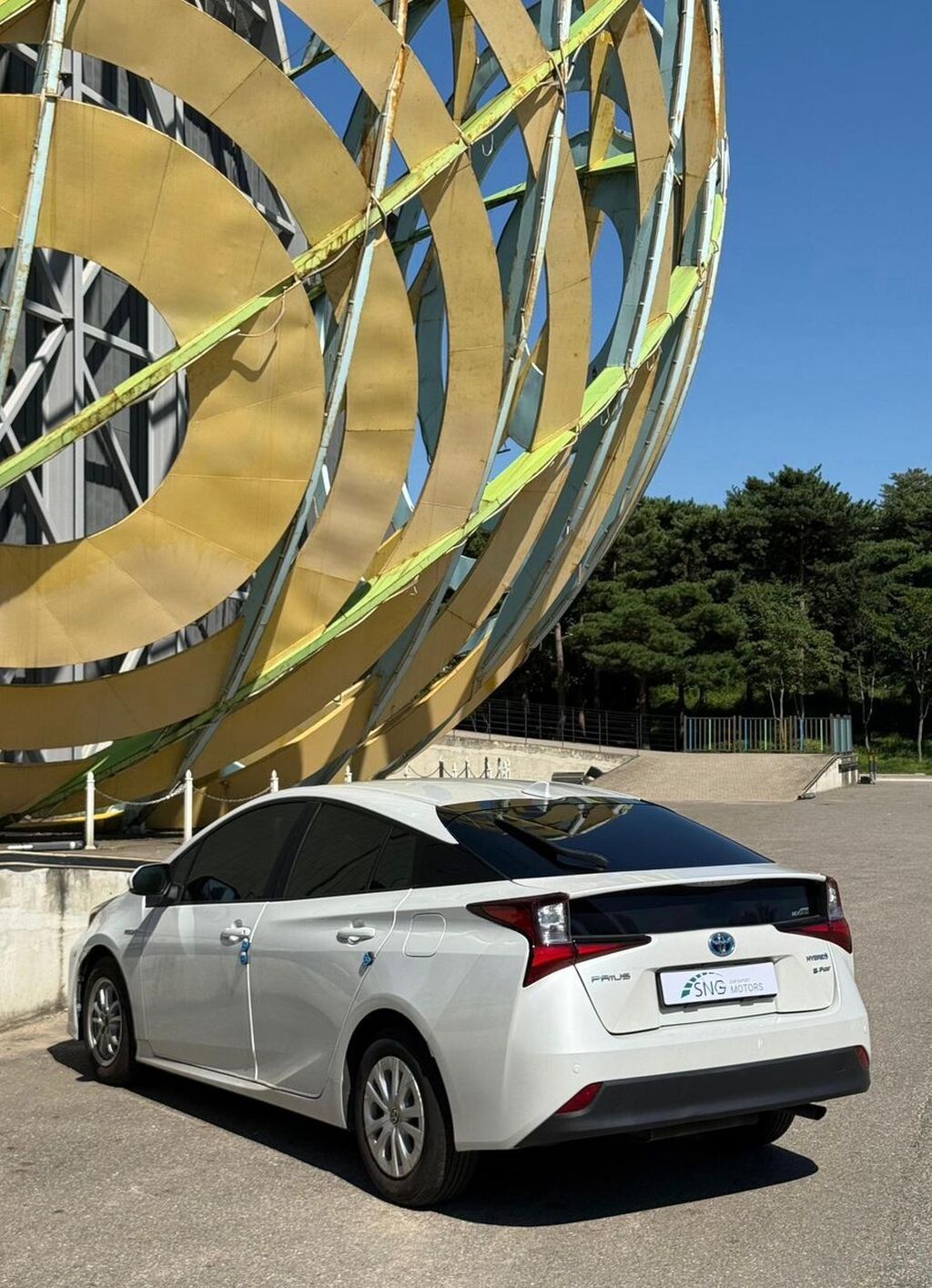 Toyota Prius: 2020 г., 1.8 л, Автомат, Гибрид, Хэтчбэк: фото 4