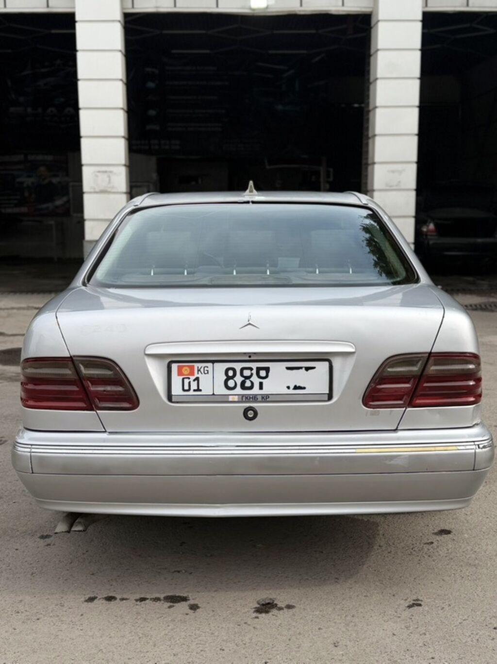 Mercedes-Benz E-Class: 1999 г., 3.2 л, Автомат, Газ, Седан: фото 4