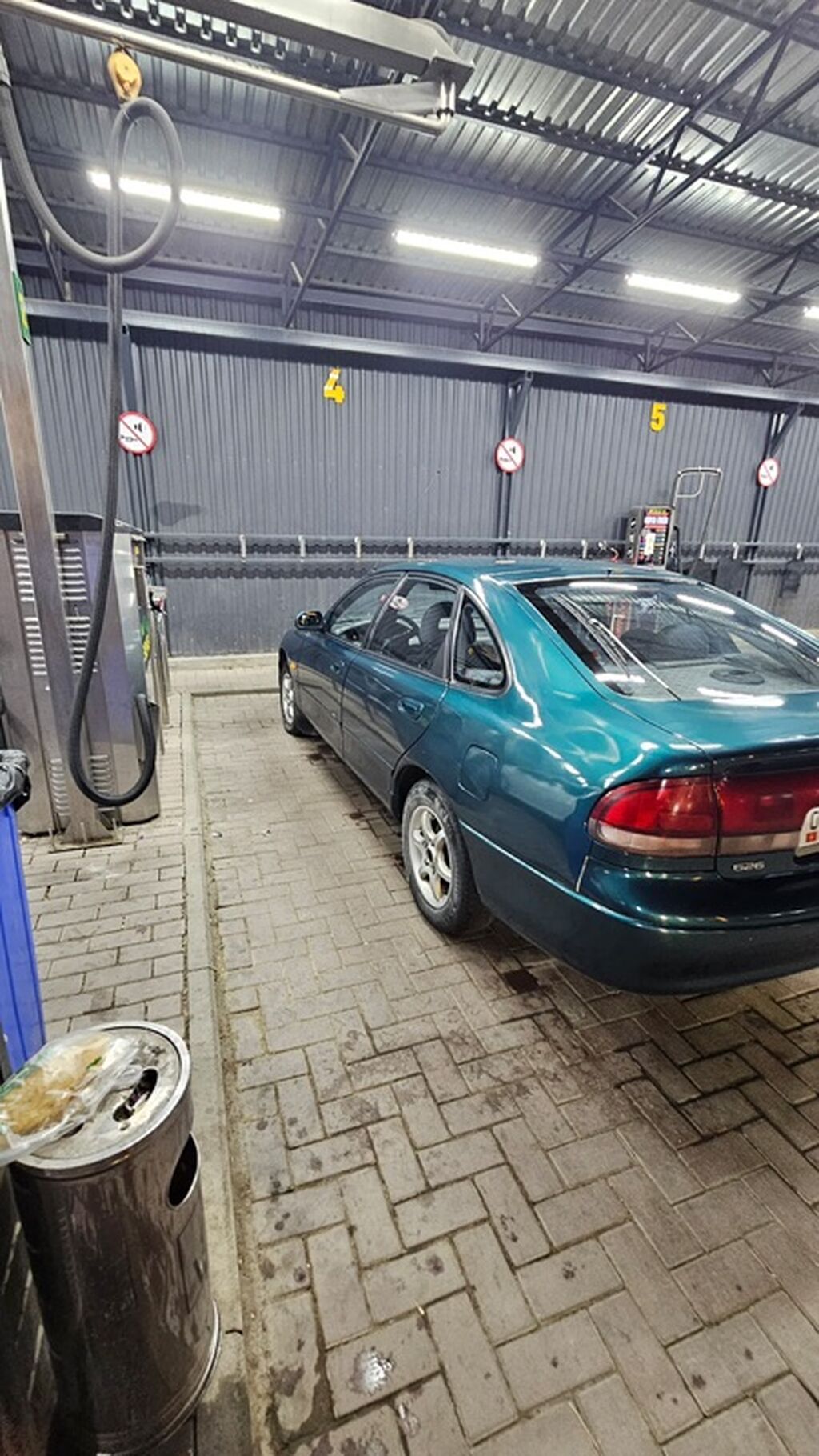 Mazda 626: 1993 г., 2 л, Механика, Бензин, Хэтчбэк: фото 3