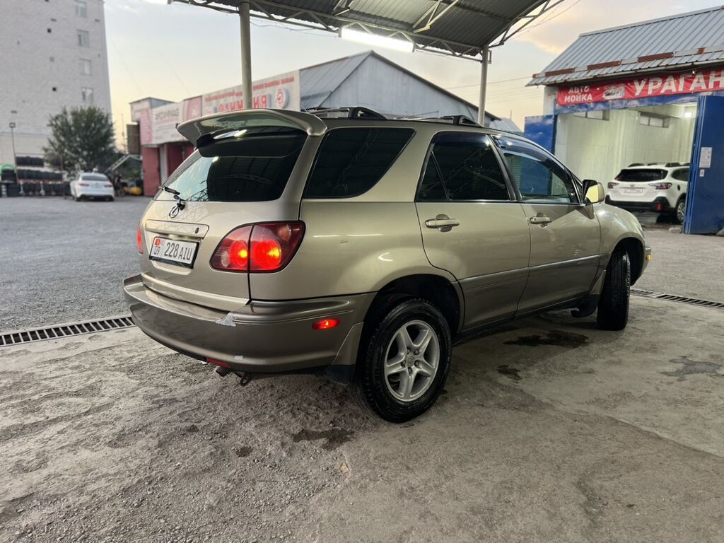 Lexus RX: 2000 г., 3 л, Автомат, Бензин, Кроссовер: фото 3