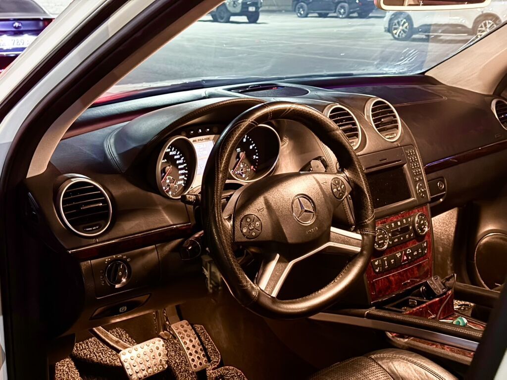 Mercedes-Benz ML-Class AMG: 2011 г., 6.3 л, Автомат, Бензин, Кроссовер: фото 8