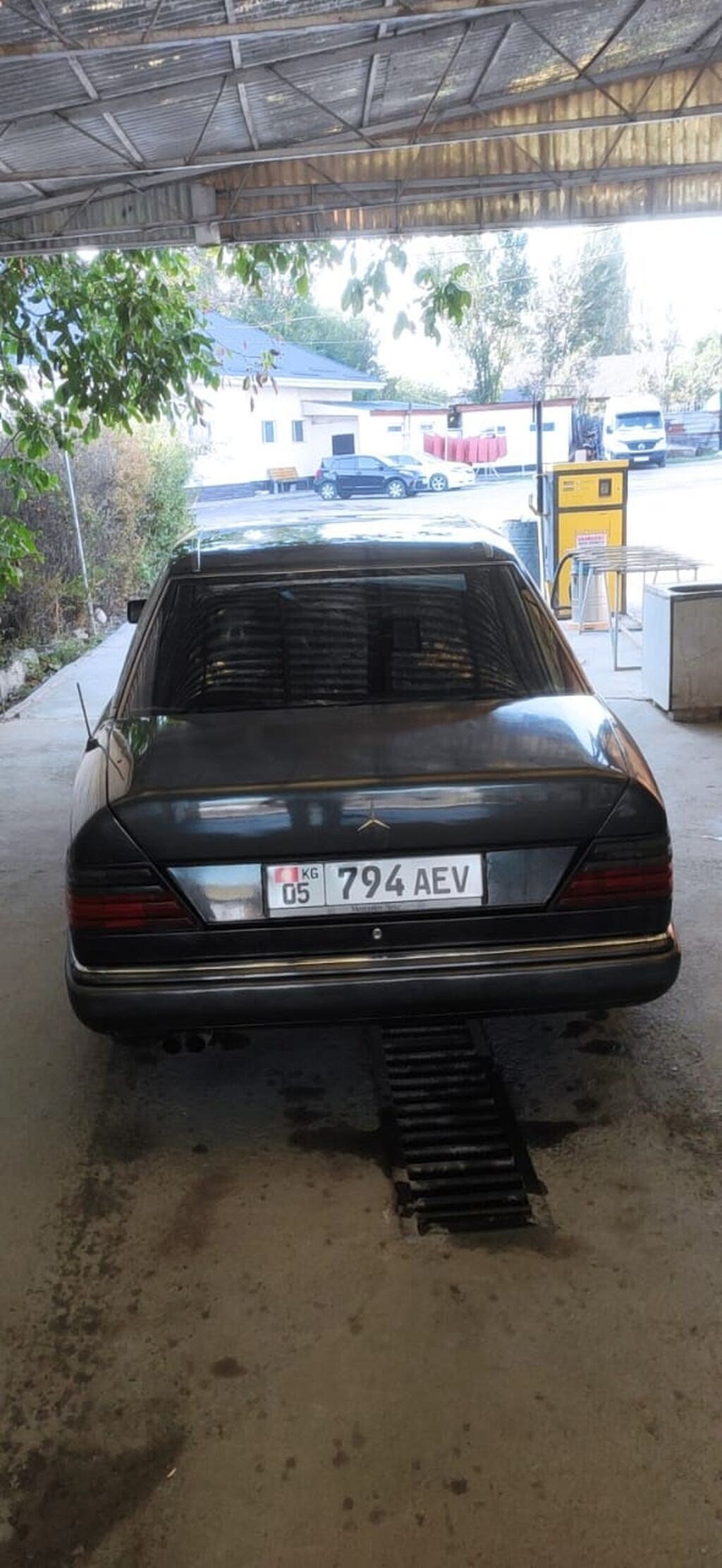 Mercedes-Benz W124: 1990 г., 2.3 л, Механика, Седан: фото 2