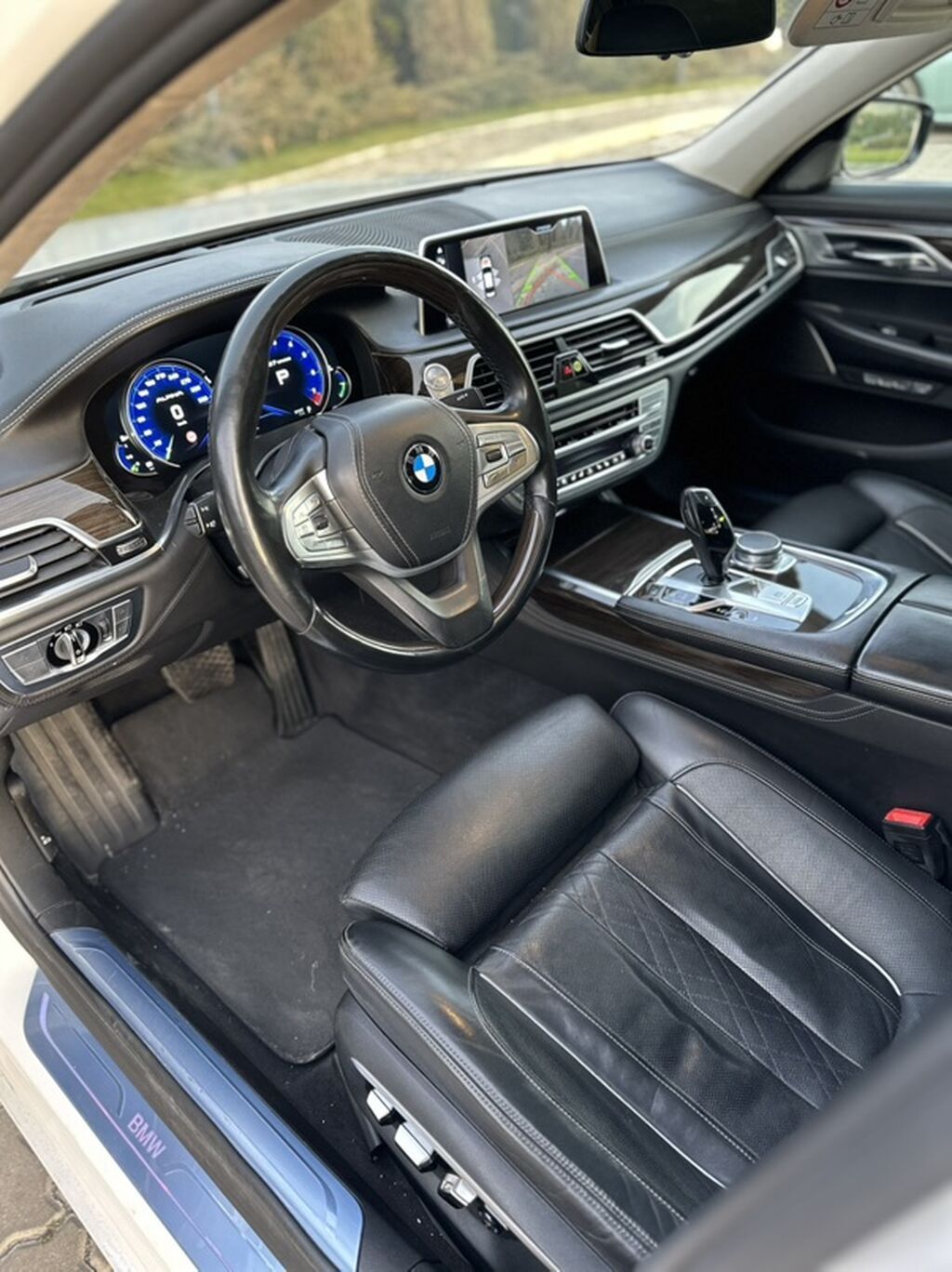 BMW 7 series: 2017 г., 4.4 л, Автомат, Бензин, Седан — фото 8